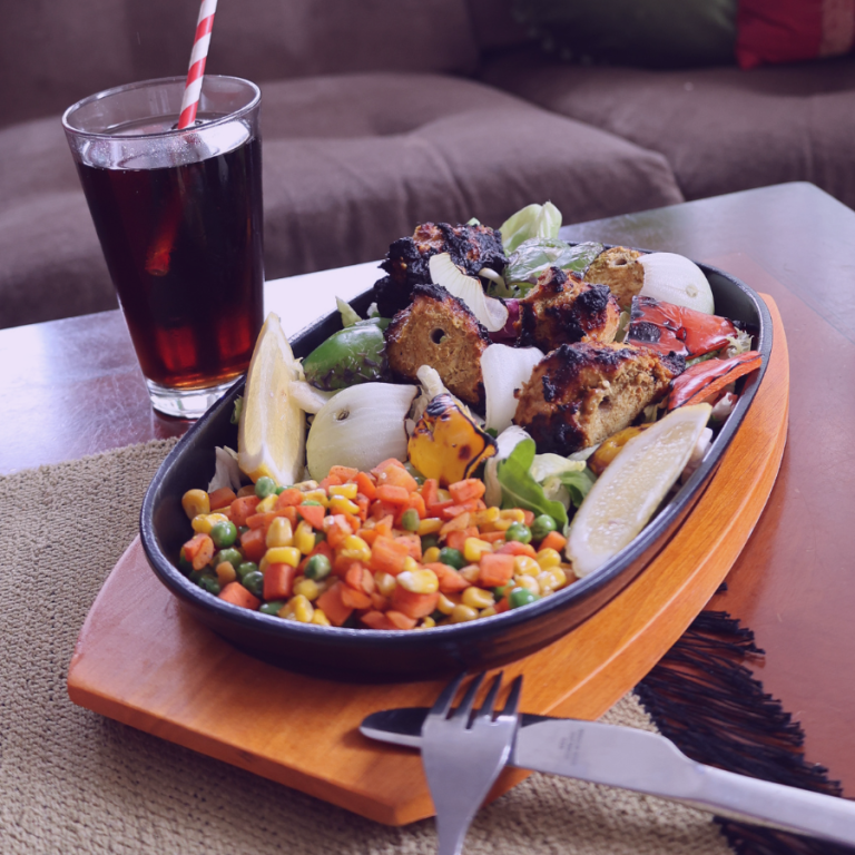 Aasia toit Hiiumaal Kärdlas - Mandala